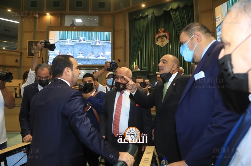 دعوة النواب للجلسة الساعة الثالثة