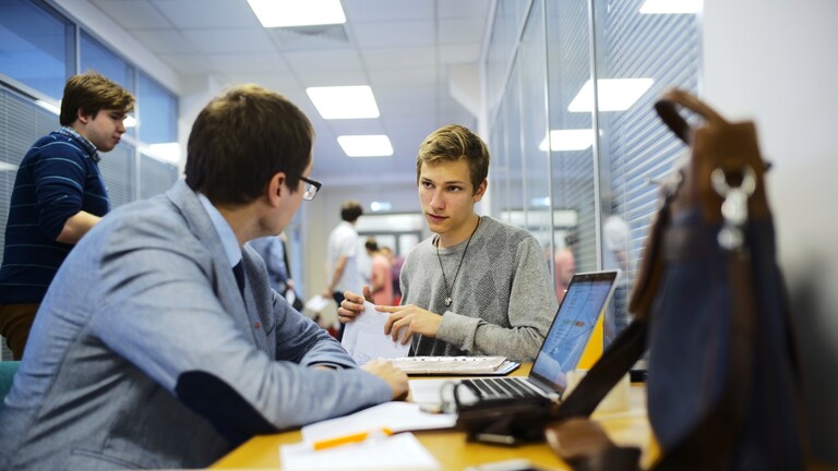 ما السبب وراء عدم توظيف الباحثين