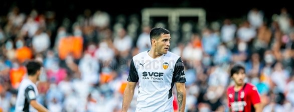 فالنسيا ينتصر وديا على ميلان بركلات