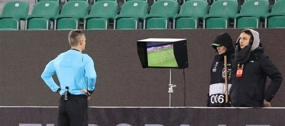 تقنية فار تظهر في تصفيات أوروبا