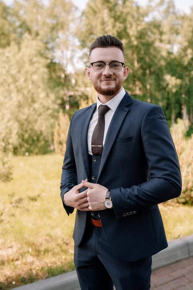 الجوارنة يهنئ الرمضان بتخرج نجله الدكتور