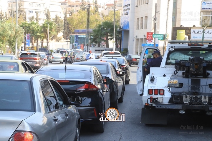 ماذا يحدث أمام محطات المناصير للوقود