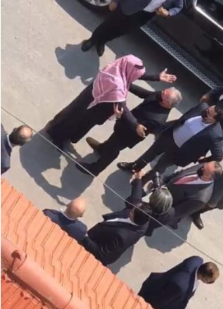 بالزغاريد وبالروح والدم نفديك يا ابو