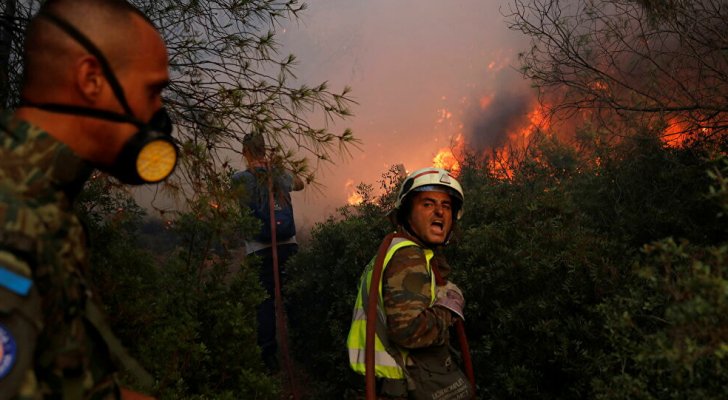 سقوط طائرة مشاركة في أعمال إخماد