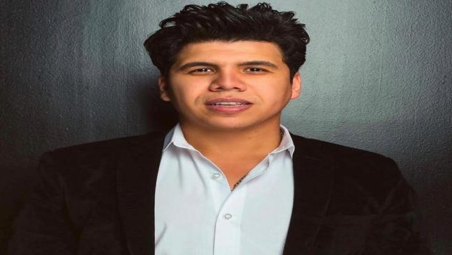 وقف عمر كمال عن الغناء بسبب