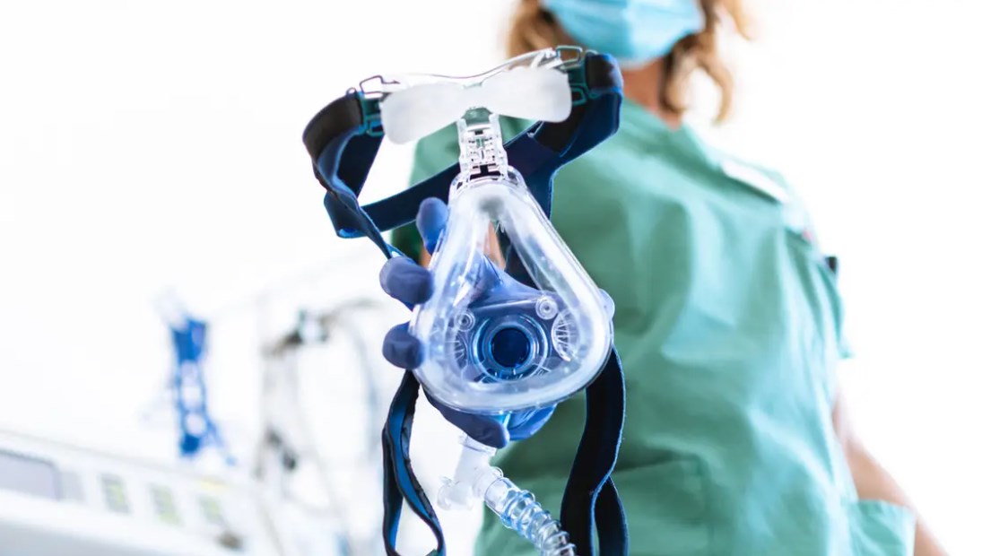 الوهادنة يوضح الفرق بين رئتي مريض