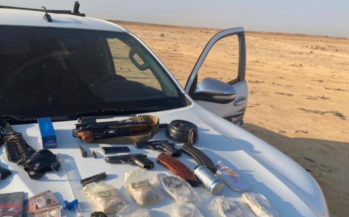 بعد محاولته الفرار مستخدما سلاحا ناريا..