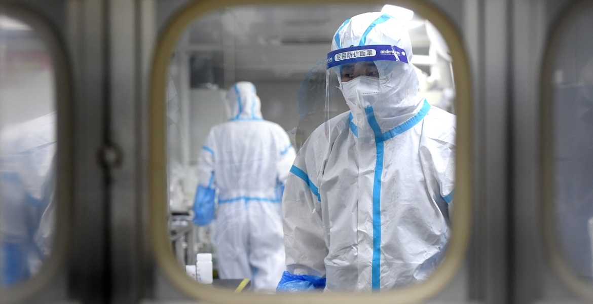 “سيدة الخفافيش” في ووهان تحذر العالم: