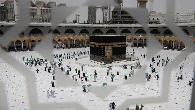 السعودية تتيح تصاريح العمرة للفئة بين