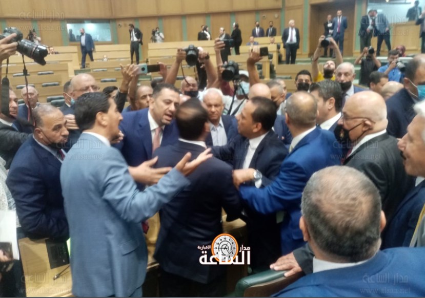 دودين يعلق على حادثة الكرسي: سحابة