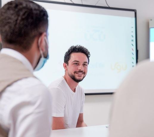 ولي العهد يشارك في اجتماع لمتطوعين