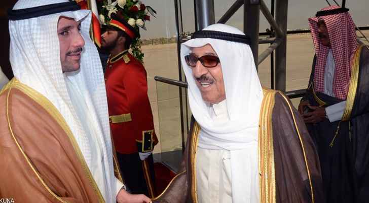 الصباح يزور الإمارات سعيا لحل الأزمة