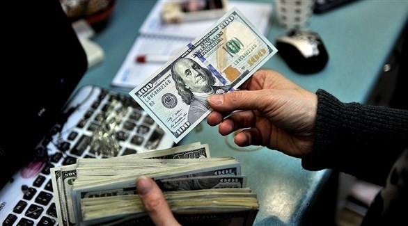 الدولار الأمريكي يهبط بفعل ضعف معنويات