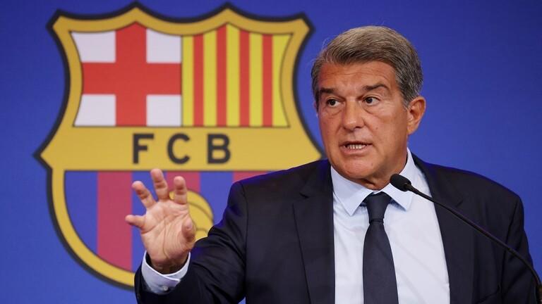 لابورتا يكشف حجم ديون برشلونة ويصف