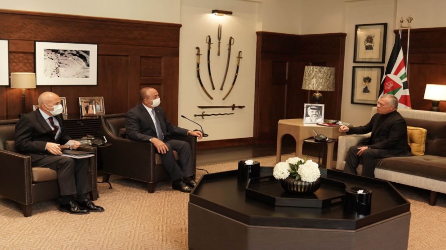 الملك يستقبل أوغلو