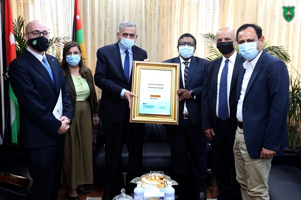 أول نشاط لعبيدات في “الأردنية”