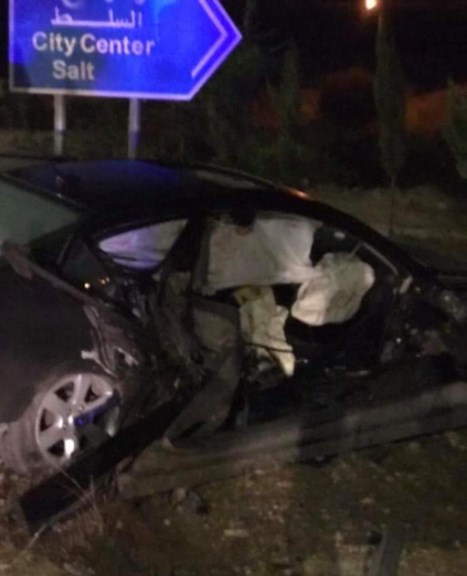 وفاة واصابتان بتدهور مركبة في شارع