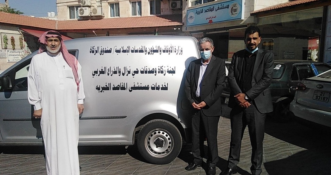 لجنة زكاة نزال تتبرع بسيارة نقل