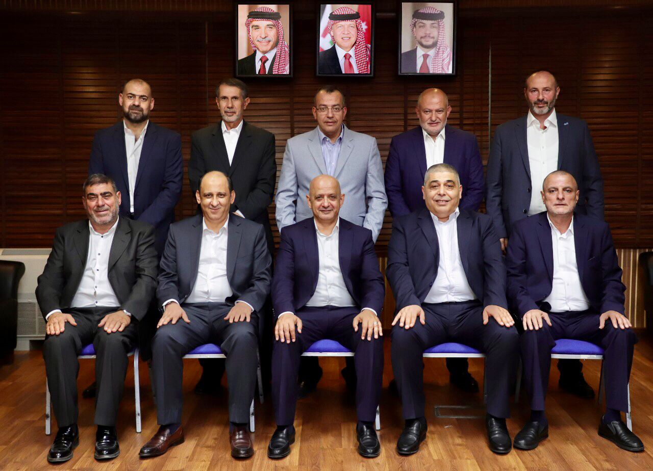 خليل الحاج توفيق نقيبا لتجار المواد