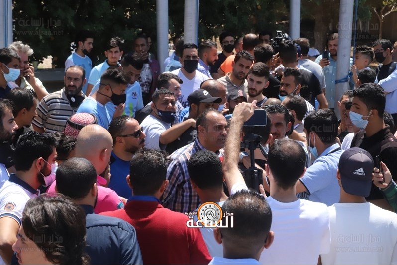 من أمام وزارة الشباب.. جماهير الفيصلي