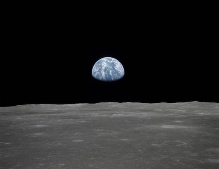 صخرة فضائية عملاقة تدخل مدار الأرض