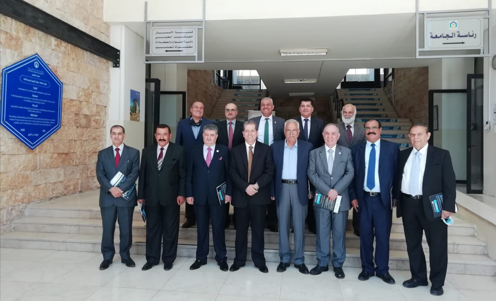 رئيس جامعة عمان العربية يستقبل وفد