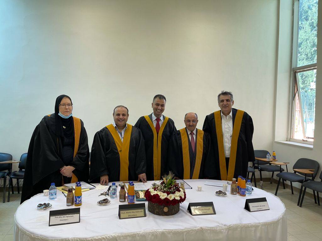 انس دويكات.. مبروك الماجستير