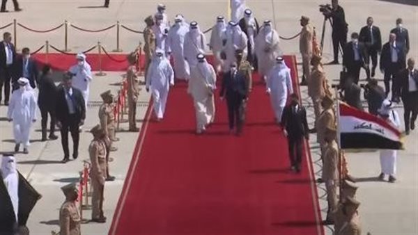 أمير قطر يصل إلى بغداد للمشاركة