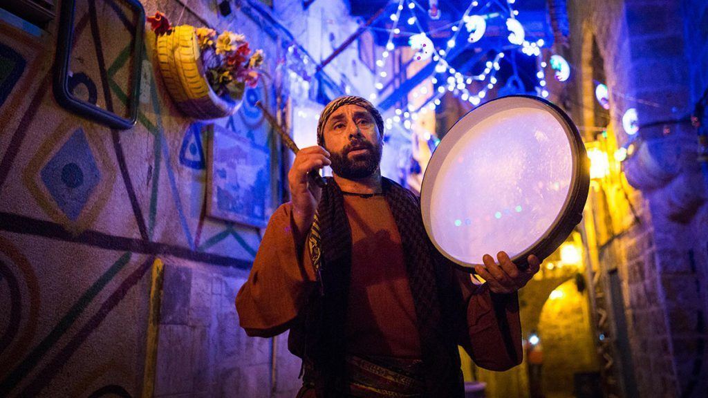 بالفيديو «ميشيل».. مسحراتى مسيحي لإيقاظ المسلمين