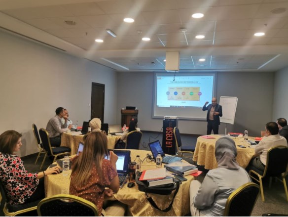 تطوير المشاريع تقيم دورة تدريب على