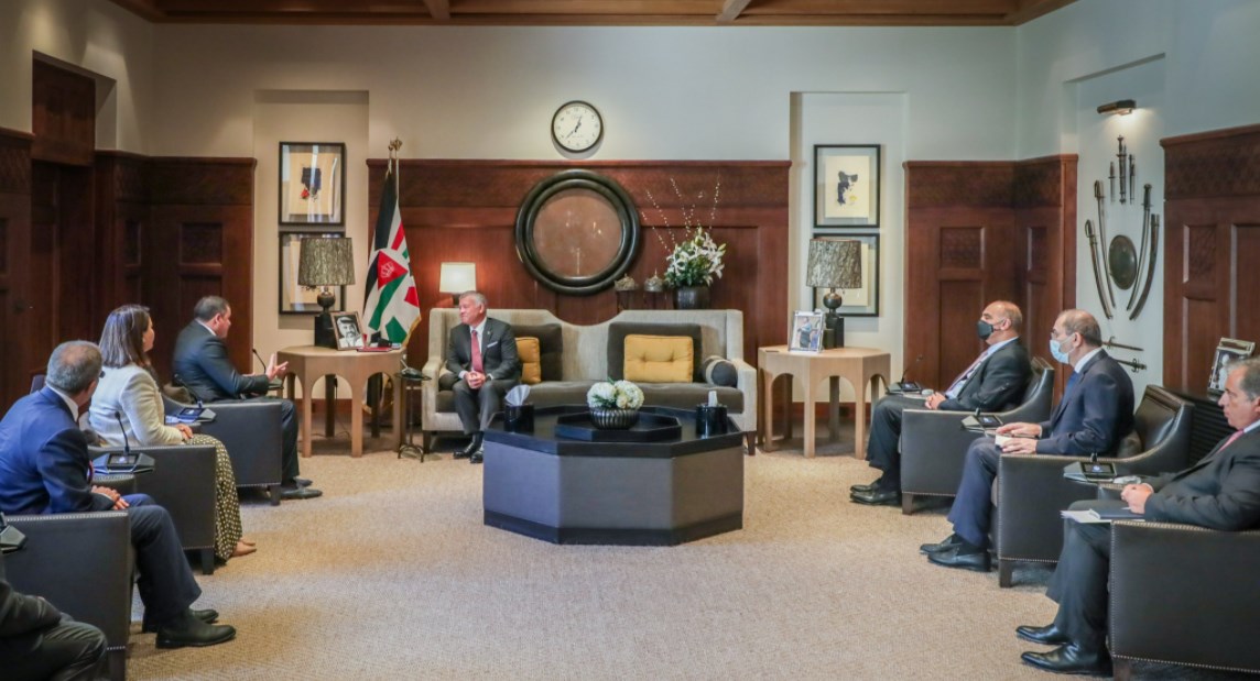 الملك يستقبل رئيس حكومة الوحدة الوطنية