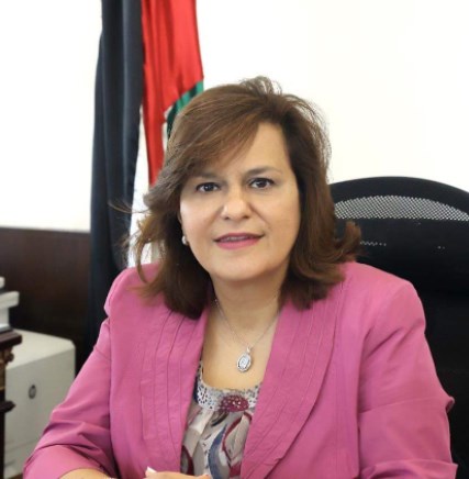 خلود السقاف.. عشقها للأرقام جعلها تتبوأ