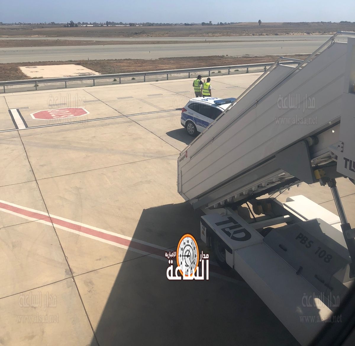 طائره الملكية الأردنية القادمة من لارنكا