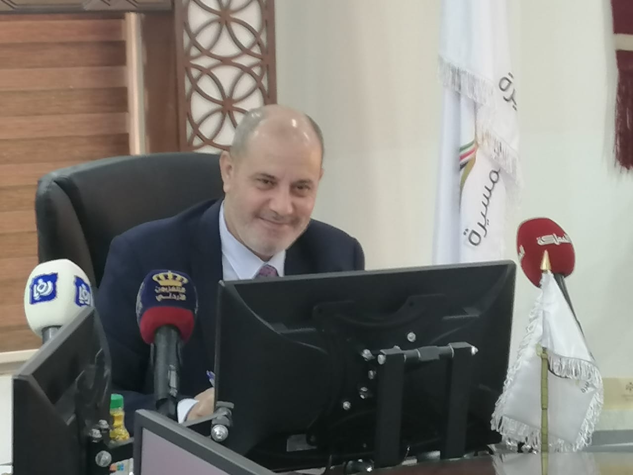 فريق عمل برنامج التشغيل الوطني يعقد