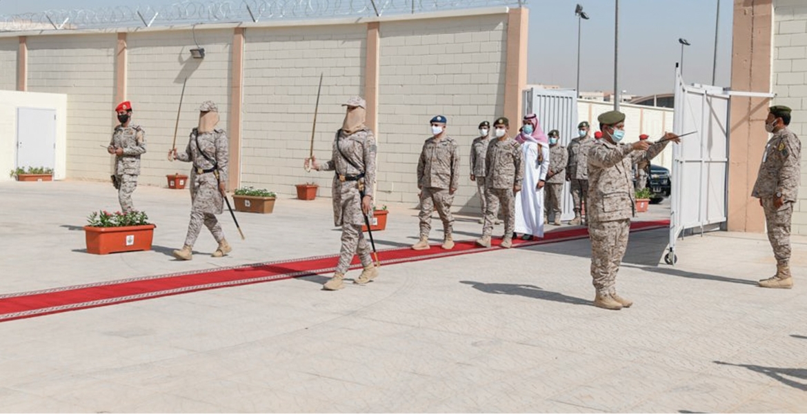 فيديو لتخريج أول دفعة نسائية تلتحق