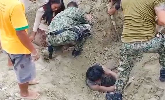 انهيار أرضي دفعهم تحت الأرض وهم