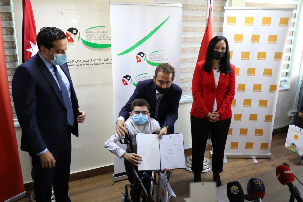 الأمير مرعد يكرم 12 طالبا وطالبة