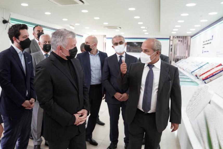 الملك يزور مجمع المناصير الصناعي في