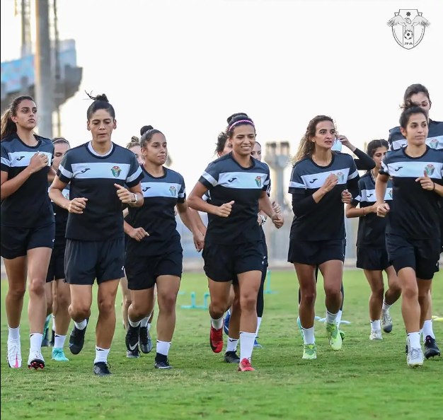 النشميات.. عين على تونس وعين تراقب