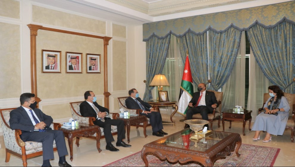 الخصاونة يؤكد وجود مجالات عديدة للتعاون