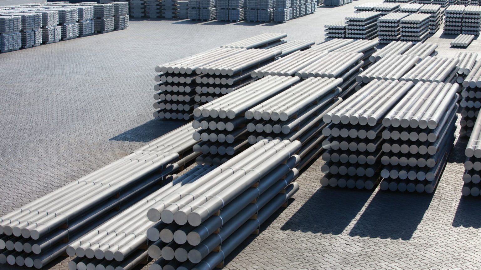 ارتفاع أسعار الألمنيوم إلى أعلى مستوياتها