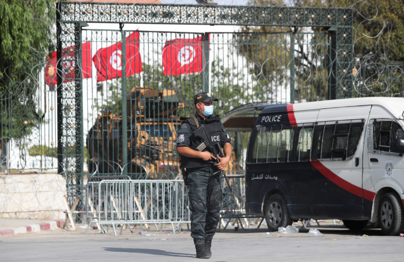 اتجاه لتغيير النظام السياسي في تونس..