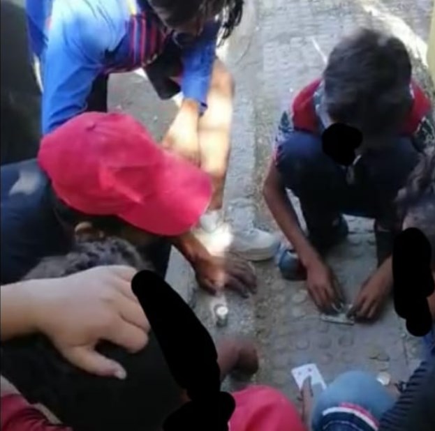 في العاصمة.. أحداث يمارسون القمار بعد