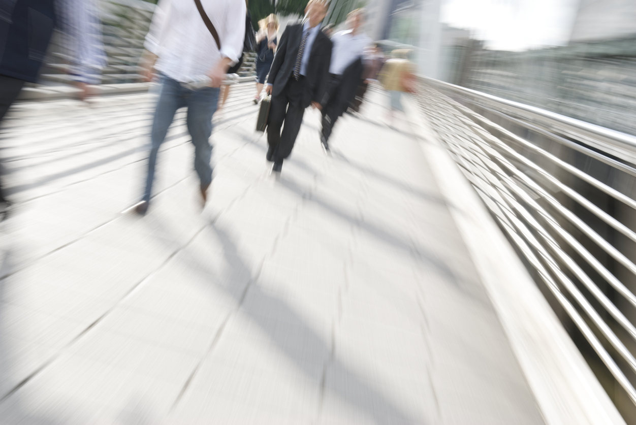 هل تشعر بالدوار عند السير بسرعة