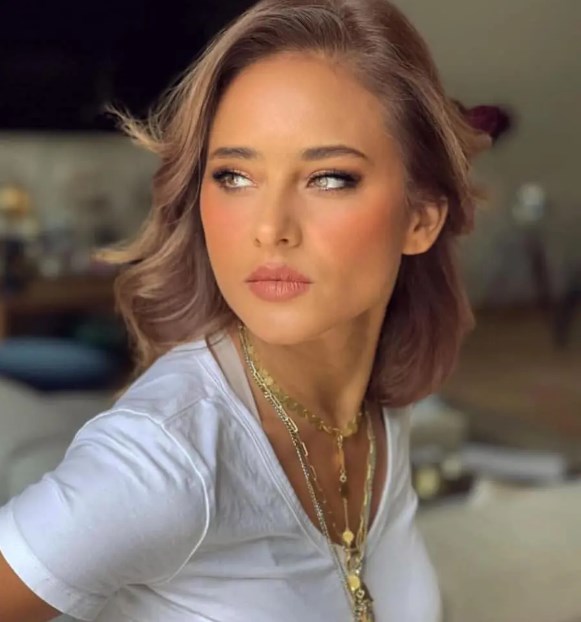 نيللي كريم تحذف صورة وصفت بالجريئة