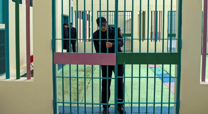 الأمن: إعادة زيارات نزلاء مراكز الإصلاح