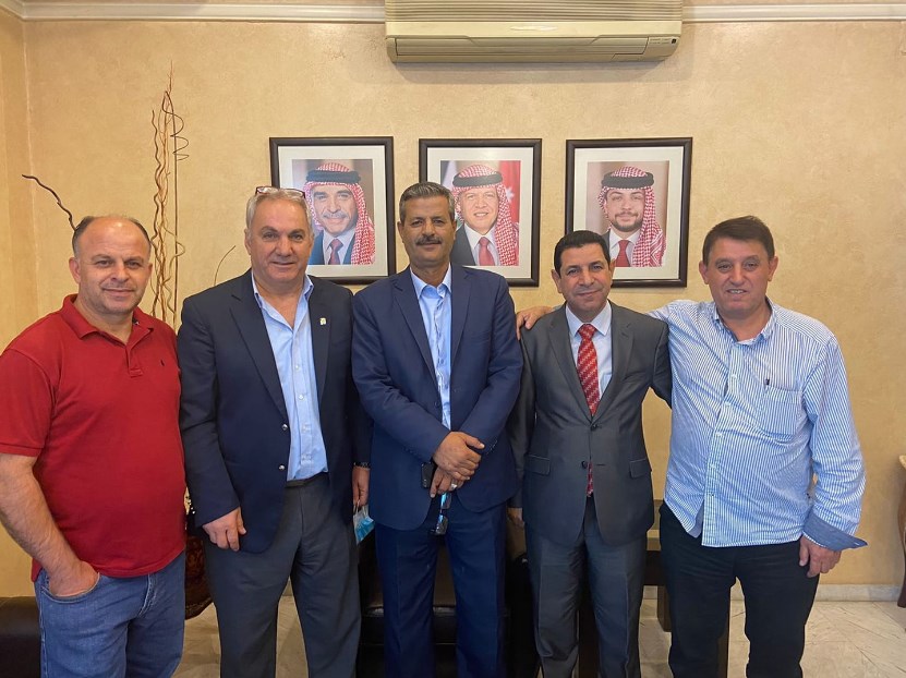 الفيصلي يحل الجهازين الفني والاداري وينهي