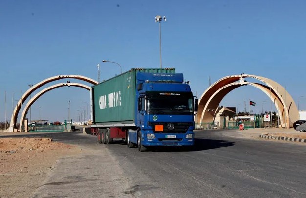دخول الشاحنات الأردنية إلى العراق خلال