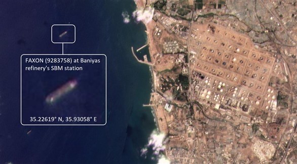 ناقلة نفط إيرانية تفرغ حمولة زيت