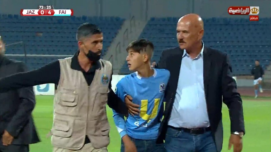 الفيصلي يغرق الجزيرة برباعية ومشجع يقتحم